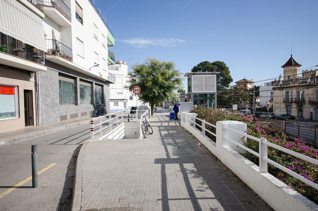 Oscar Apartments Estacion Sitges Bagian luar foto